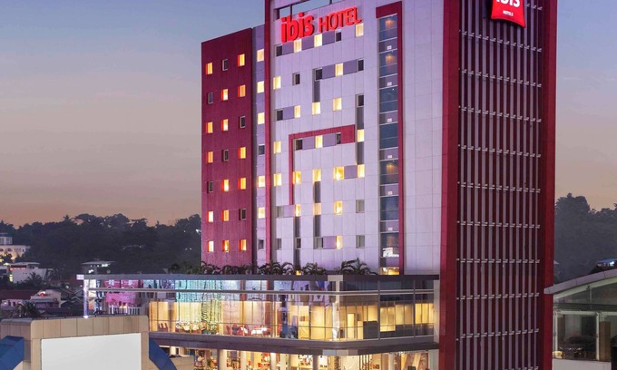 Manado City Centre Hotel | ibis Manado City Center Boulevard