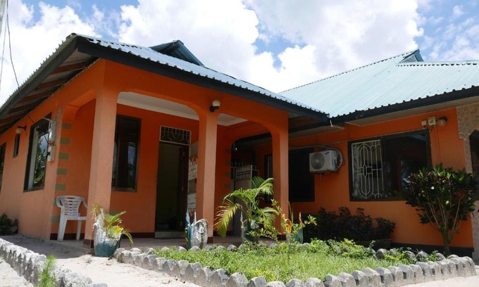 Mafia Island Bed & Breakfast | Ibizza Inn