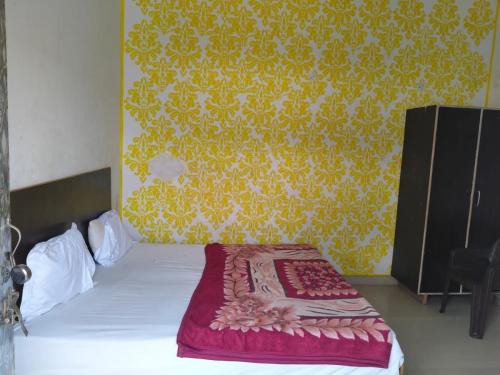 Knowledge Park III Hotel | ICY Yellow Kridha Expo Stay