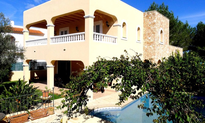 Santa Gertrudis House | Ideal house to enjoy with your loved ones.