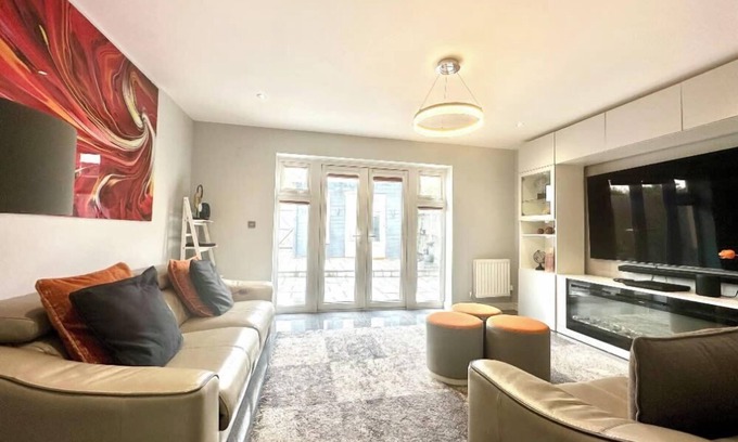 Bicester House | Ideal 4 Bedroomed House in Bicester