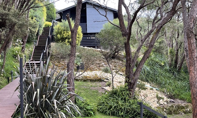 Hamelin Bay Ski Chalet | Ideal couples get away in a bush setting near Hamelin Bay Beach