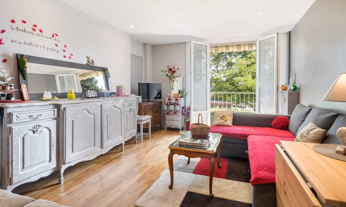 Bron Apartment | ideal Eurexpo stadium OL football and concerts fac2 Bron Hospitals cardio Neuro HFME