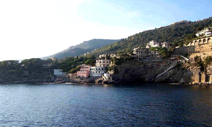 Pieve Ligure Apartment | ideal for 4-5 people, facing the sea, + Garden, private sheltered outside & pool