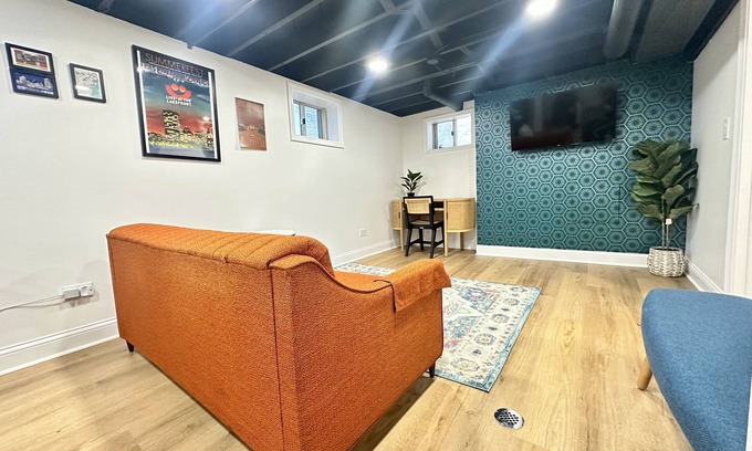 Bay View Apartment | Ideal for couples, near Parks & all Downtown attractions