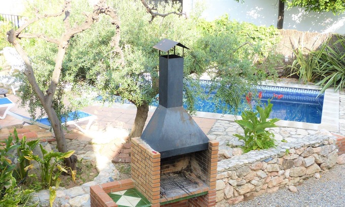Alcover Cottage | Ideal for families and groups near the sea and the mountains.