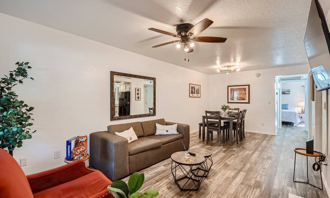 Tucson Apartment | Ideal FULL 2BR Apt H/h Pool, Gym & Mountain Views!