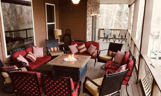 Big Creek House | Ideal location, Lakefront, Hot Tub, 2 Story Dock, 2 kitchens, 2 Ice Maker