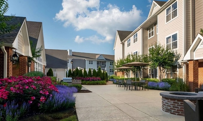 Fairfax Apartment | Ideal Mix of Comfort and Value! Free Breakfast, Pet-friendly Property!