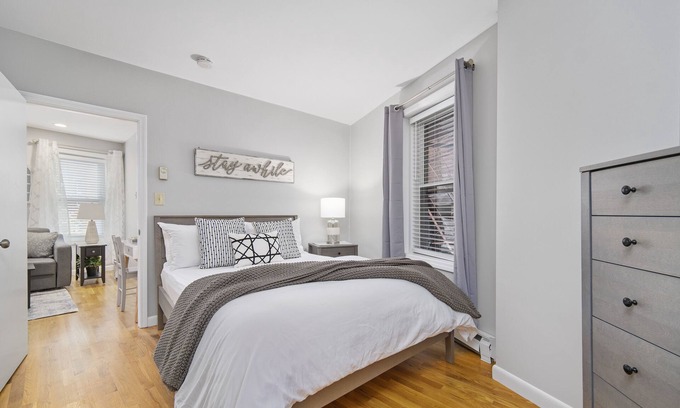 North End Apartment | Ideal North End 1brm Central To Everything