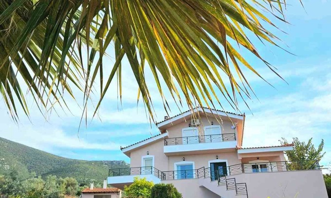 Chalcis Villa | Ideal place for peace and tranquility, away from the noise of the city.