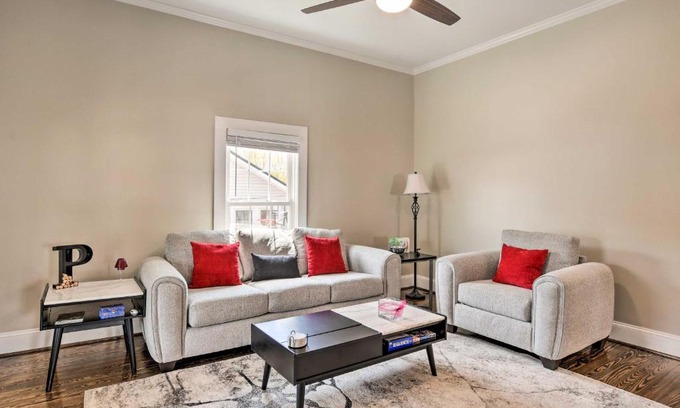 Parker House | Ideally Located Penne Place with Deck and Grill