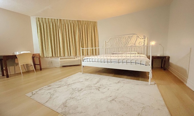 West Hill Hotel | Idlewood Inn