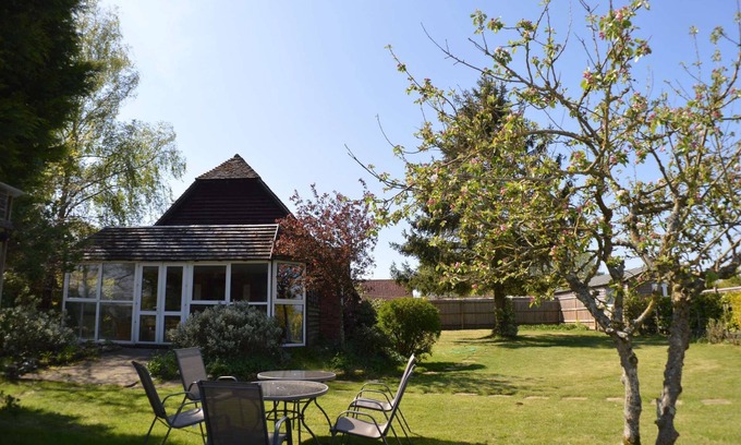 Challock Cottage | Idylic country cottage with hot tub on private estate