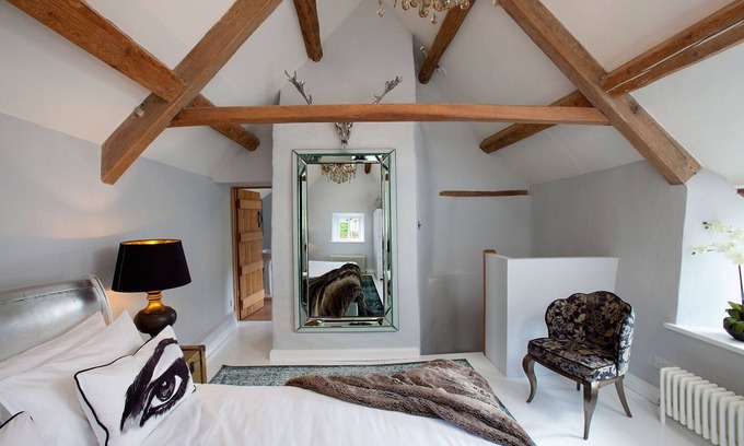 Winson Cottage | Idyllic Cotswolds Cottage in Secluded Riverside Setting in unspoilt Winson