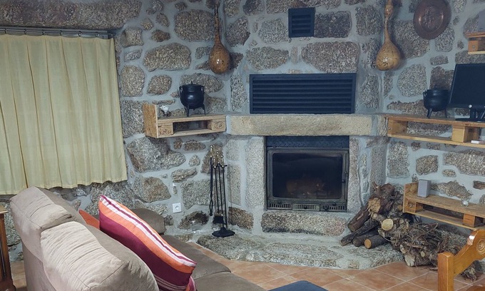 Baracal House | Idyllic Countryside Vacation