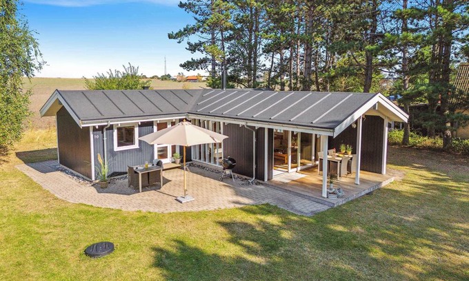 Grlev House | Idyllic family summer house 75 meters from coast