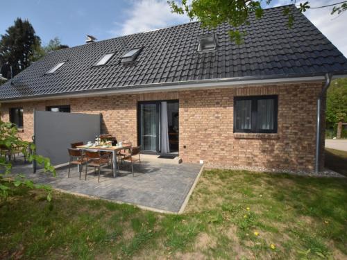 Damshagen House | Idyllic Holiday Home in Damshagen with Terrace