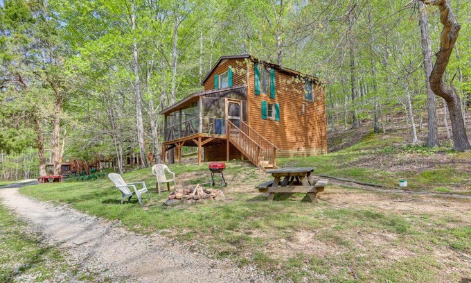 Taswell House | Idyllic Southern Indiana Cabin Near Patoka Lake!