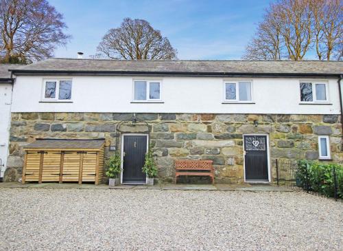 Llanllyfni House | Igamogam