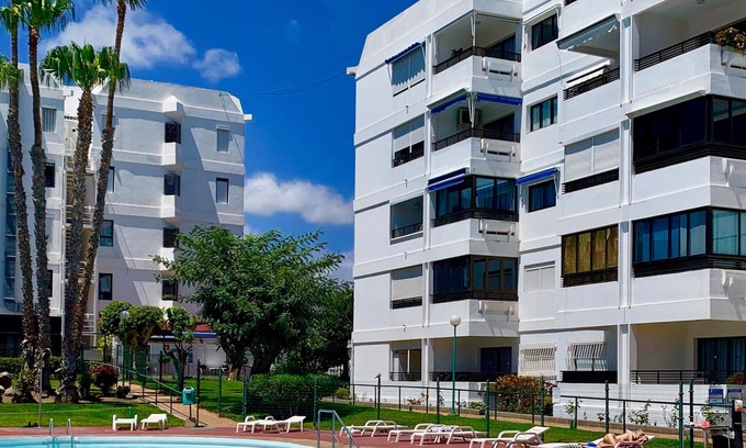 Playa del Ingles House | IGUAZU apartment with swimming pools (100 m from Yumbo)