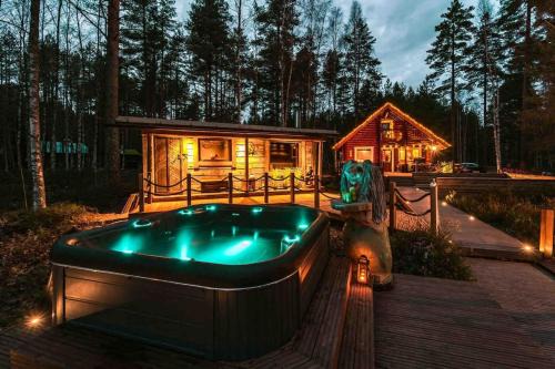 Loppi Ski Chalet | Ihana paikka jossa ulkoporeallas sekä pihasauna