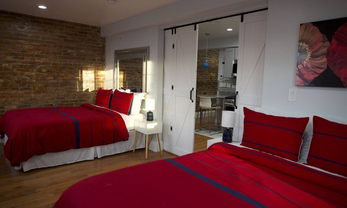 Dorchester Bed & Breakfast | III New apartment with Luxury amenities in Boston#3727375