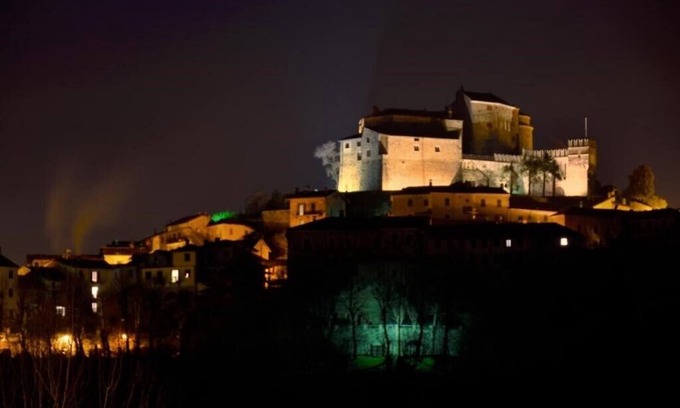 Cremolino House | Il Borgo del Castello Camera King con Vista Montagne