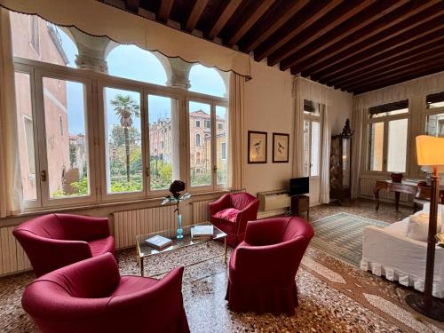 Dorsoduro Apartment | Il giardino segreto di Monty Don sul Canal Grande