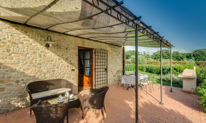 San Pietro in Bossolo Apartment | Il Pollaio, one bedroom apartment walking distance to Tavarnelle Val di Pesa