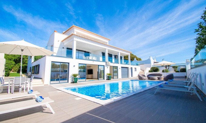 Mato Serrao Villa | Ilha do Sol, a luxury villa in an ideal location!