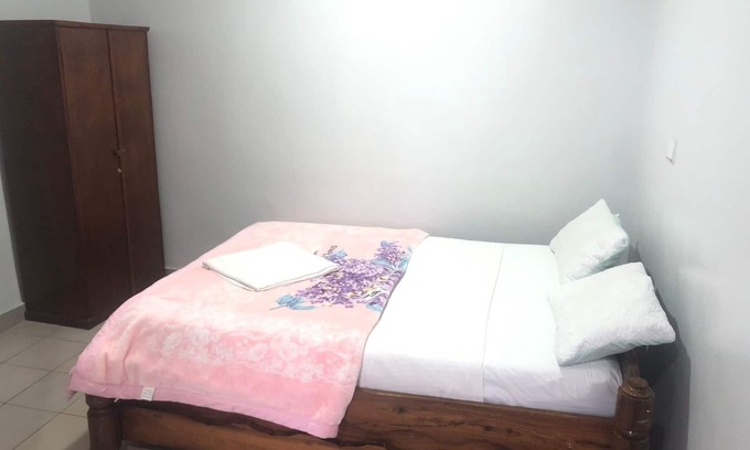 Remera Cabin | Immaculate 10-Bed Lodge in Kigali