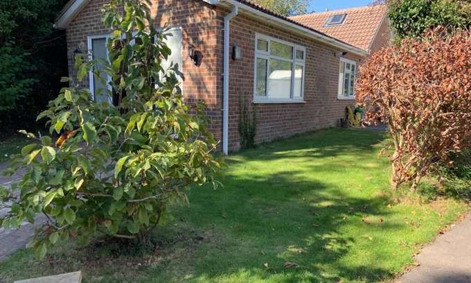 Lacey Green House | Immaculate 2-Bed House in High Wycombe HP14