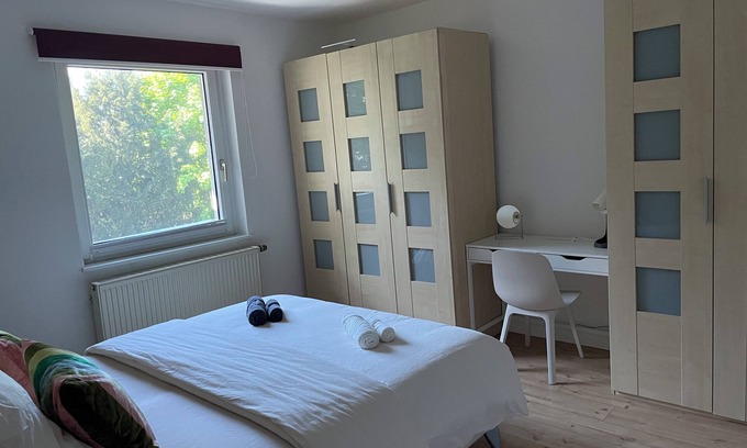 Rhein-Erft-Kreis District Apartment | Immaculate, fully equipped & central, near Phantasialand