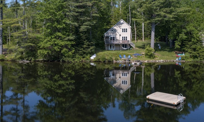 Enfield House | Immaculate Waterfront Cottage - Activities Galore for the Entire Family
