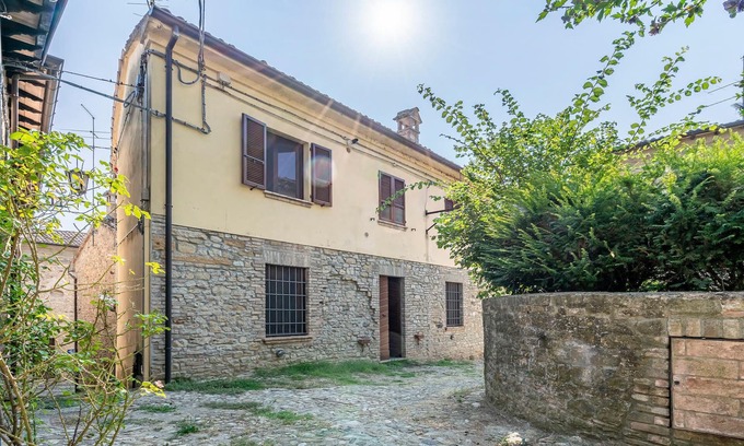 Castell'Arquato Apartment | Immerse yourself in a historical experience, the Kampfstein House, built in 1700, offers you and you
