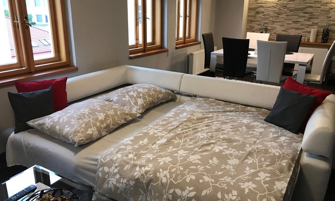 Nove Mesto Apartment | In Centre Prague Large Flat Design/Old town in 10 minutes,tactical area,8 BEDS!