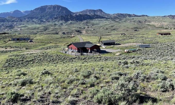 Cody House | In the beautiful town of Wapiti Wy, only 32 miles from E gate of Yellow stone