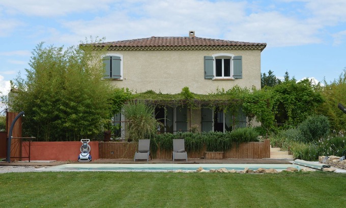 Saint-Laurent-des-Arbres Villa | In the heart of cicadas and vineyards