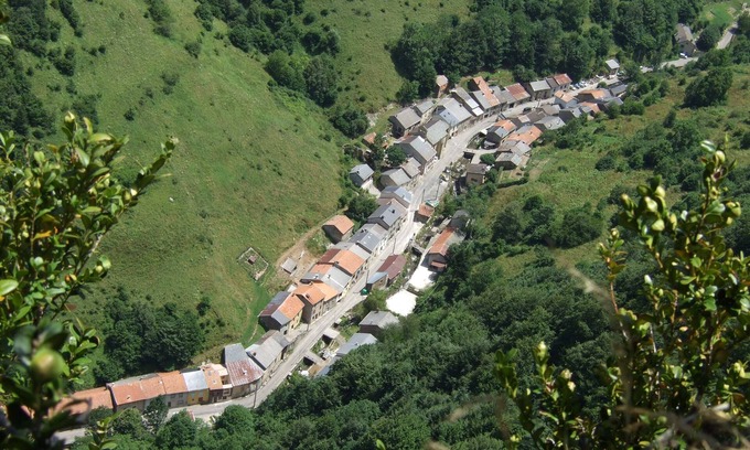 La Fajolle House | In the heart of a preserved, welcoming, flower-filled mountain village