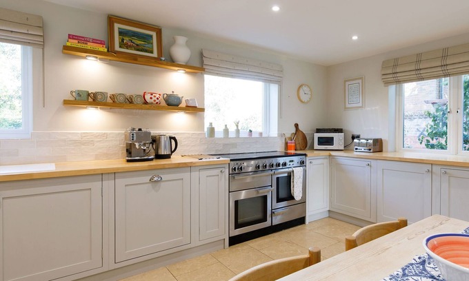 Bosham House | In the heart of Bosham. Check out our reviews from our other property!