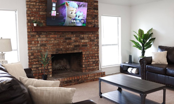 Hobbs House | In the Heart of Hobbs!