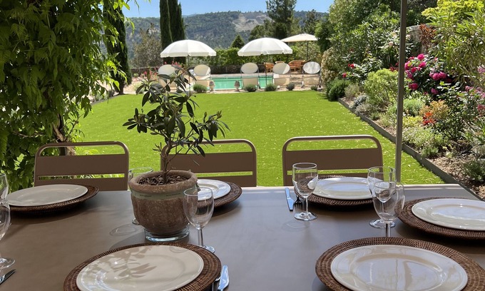 Rustrel House | In the heart of Luberon Provence, an old school with antique, artworks & design!