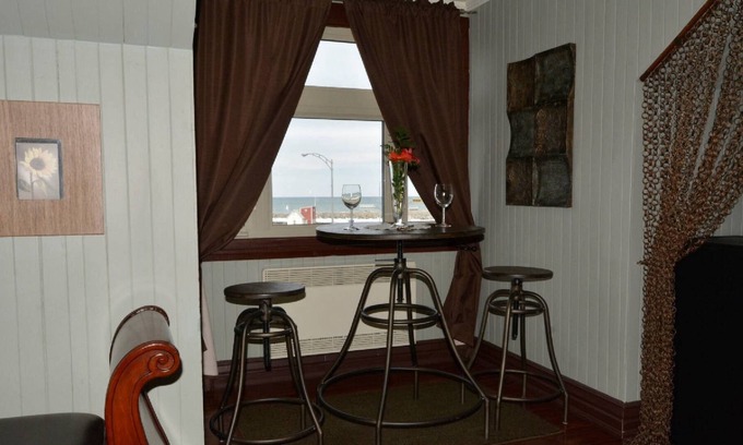 Matane House | In the heart of Matane, the Bruine Océane Inn is a little gem ready to welcome y