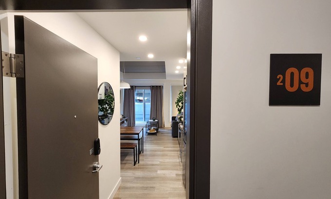 Saint-Roch Apartment | In the heart of the city, modern, comfortable, fully-equipped urban accommodation.