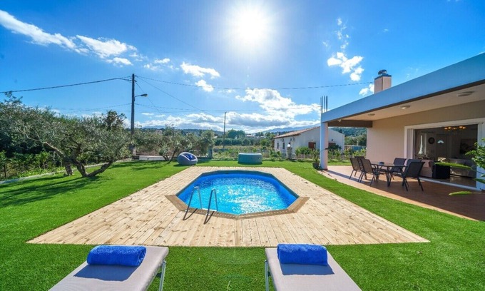Vamos Villa | In the "Tuscany of Crete," dive into the pool and unwind in the hot tub!