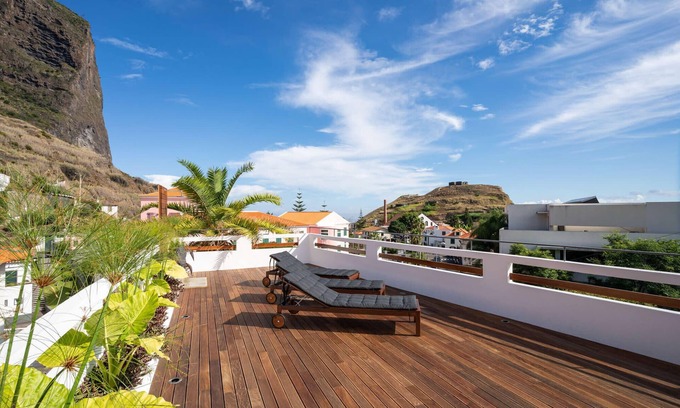 Porto da Cruz Apartment | In the village, between the sea and the mountains - Madeira Surf Camp II