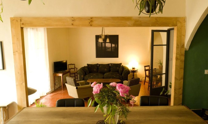 Besse-sur-Issole Apartment | In the village
