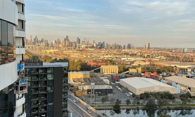 West Melbourne Apartment | Incredible CBD View Apartment
