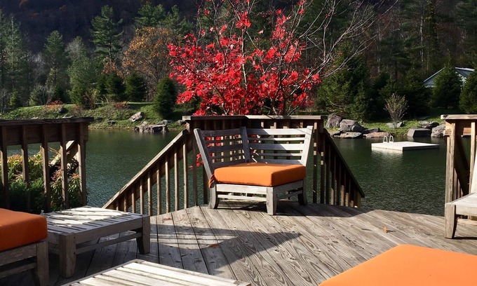 Chichester House | Incredible Lake House with Stunning Mountain Views (swimming lake)